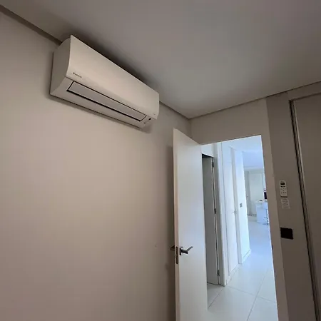 Bright Modern Bioko Apartman