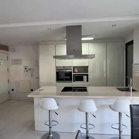 Bright Modern Bioko Διαμέρισμα