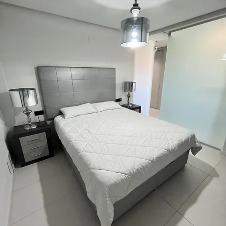 Bright Modern Bioko Διαμέρισμα